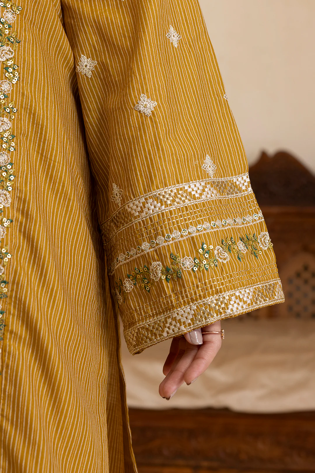Embroidered Kurta Trouser - 2671 - Image 7