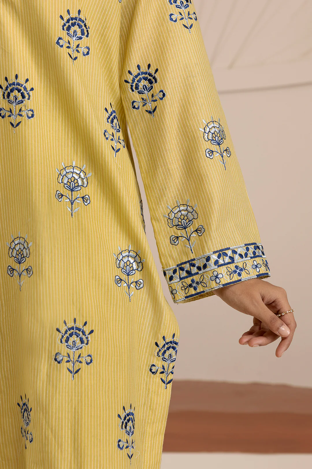 Embroidered Kurta Trouser - 2673 - Image 7