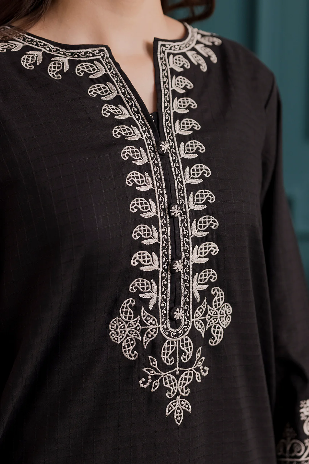 Embroidered Kurta Trouser - 2824 - Image 8