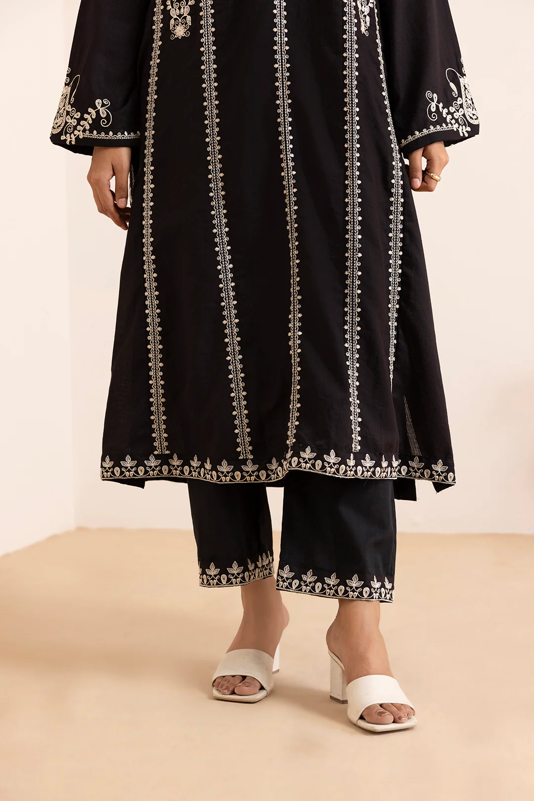Embroidered Kurta Trouser - 2825 - Image 6