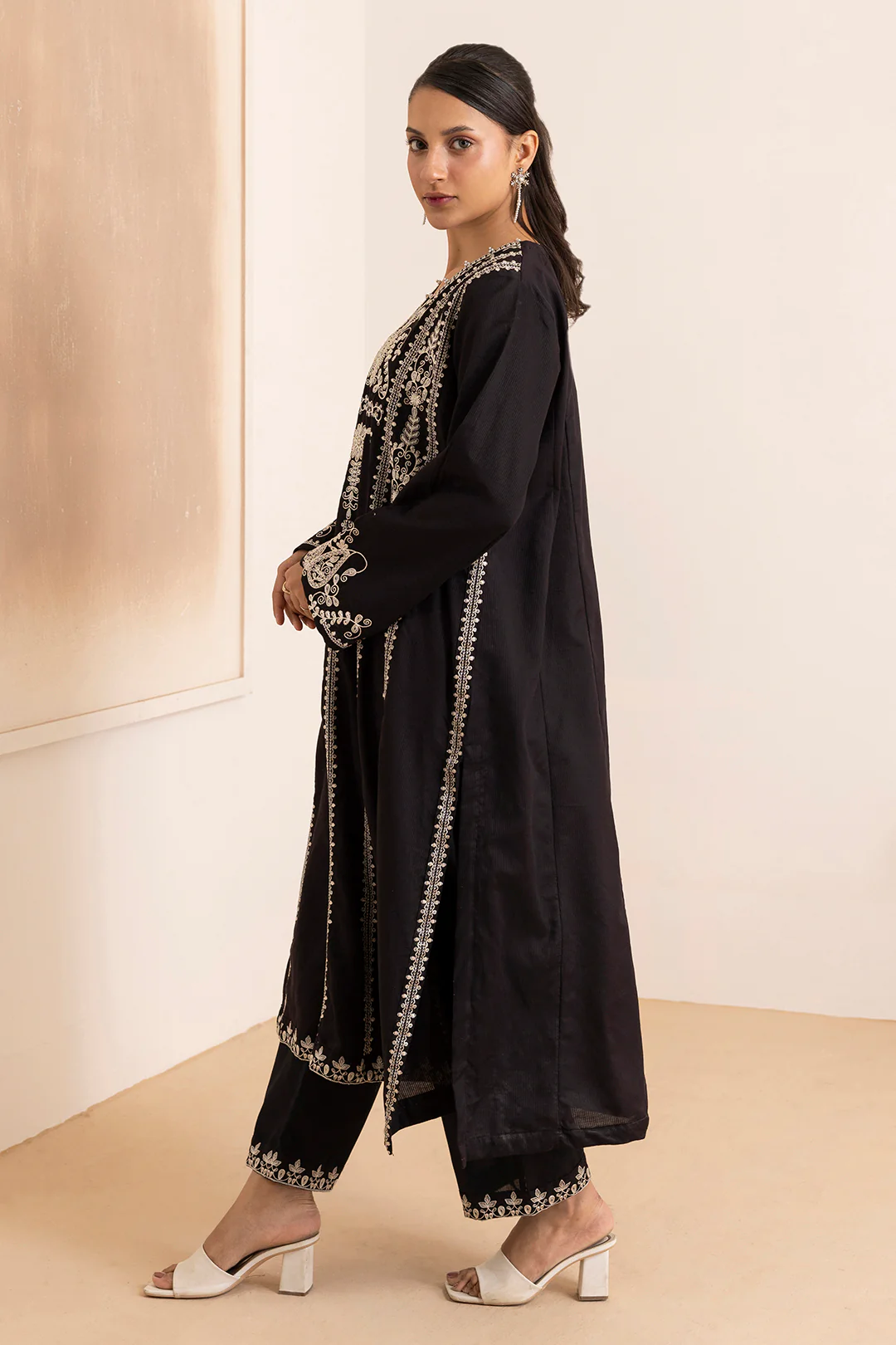 Embroidered Kurta Trouser - 2825 - Image 9