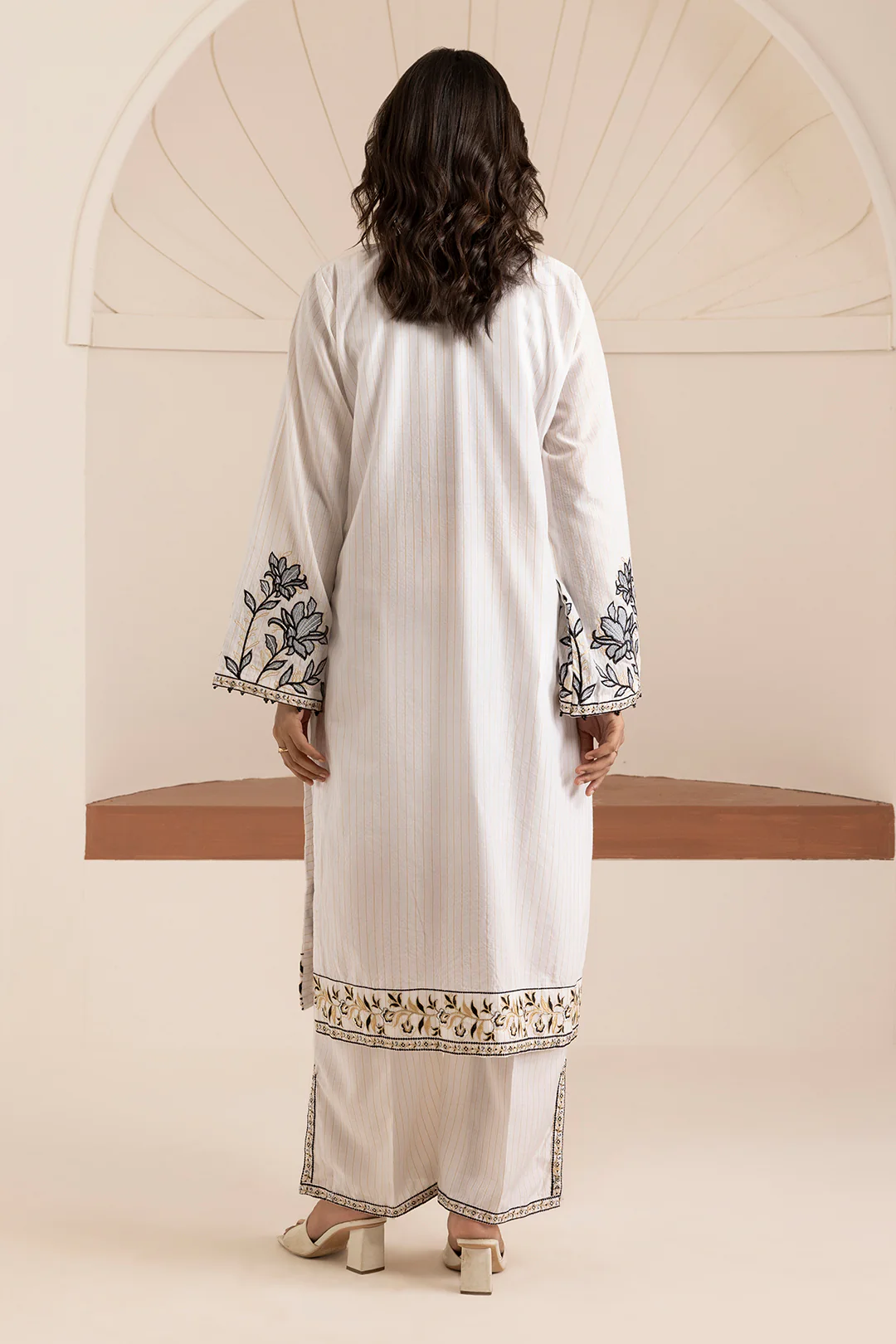 Embroidered Kurta Trouser - 2826 - Image 13