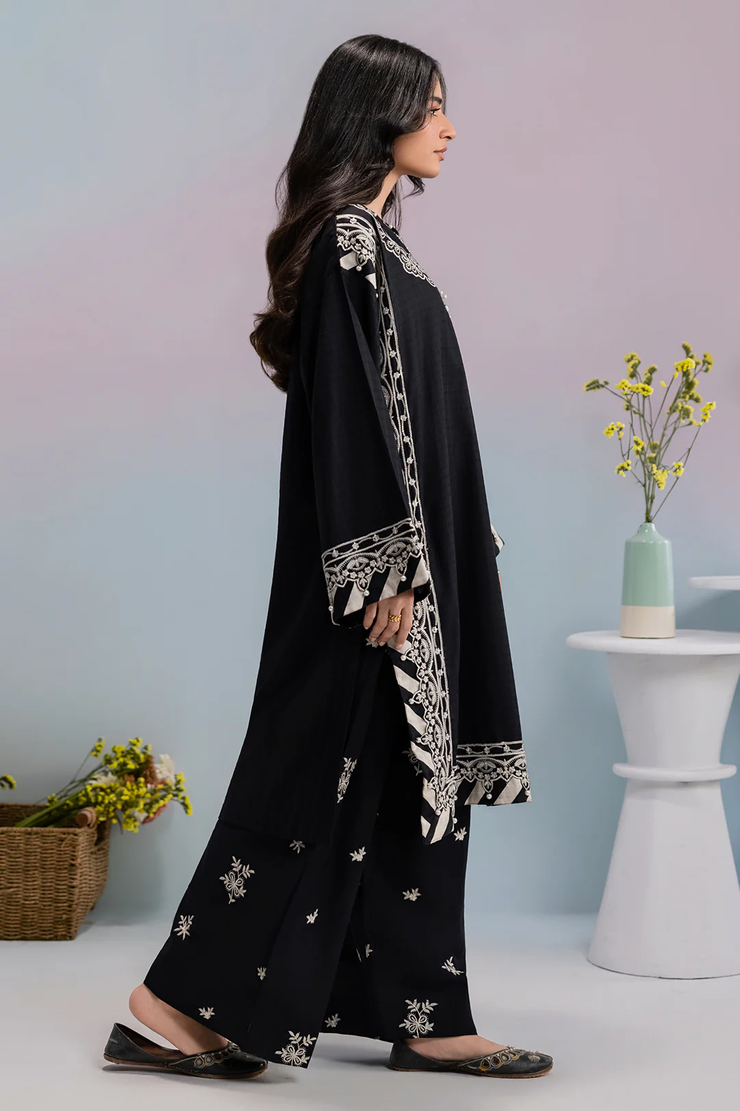 Embroidered Kurta Trouser - 2827 - Image 4