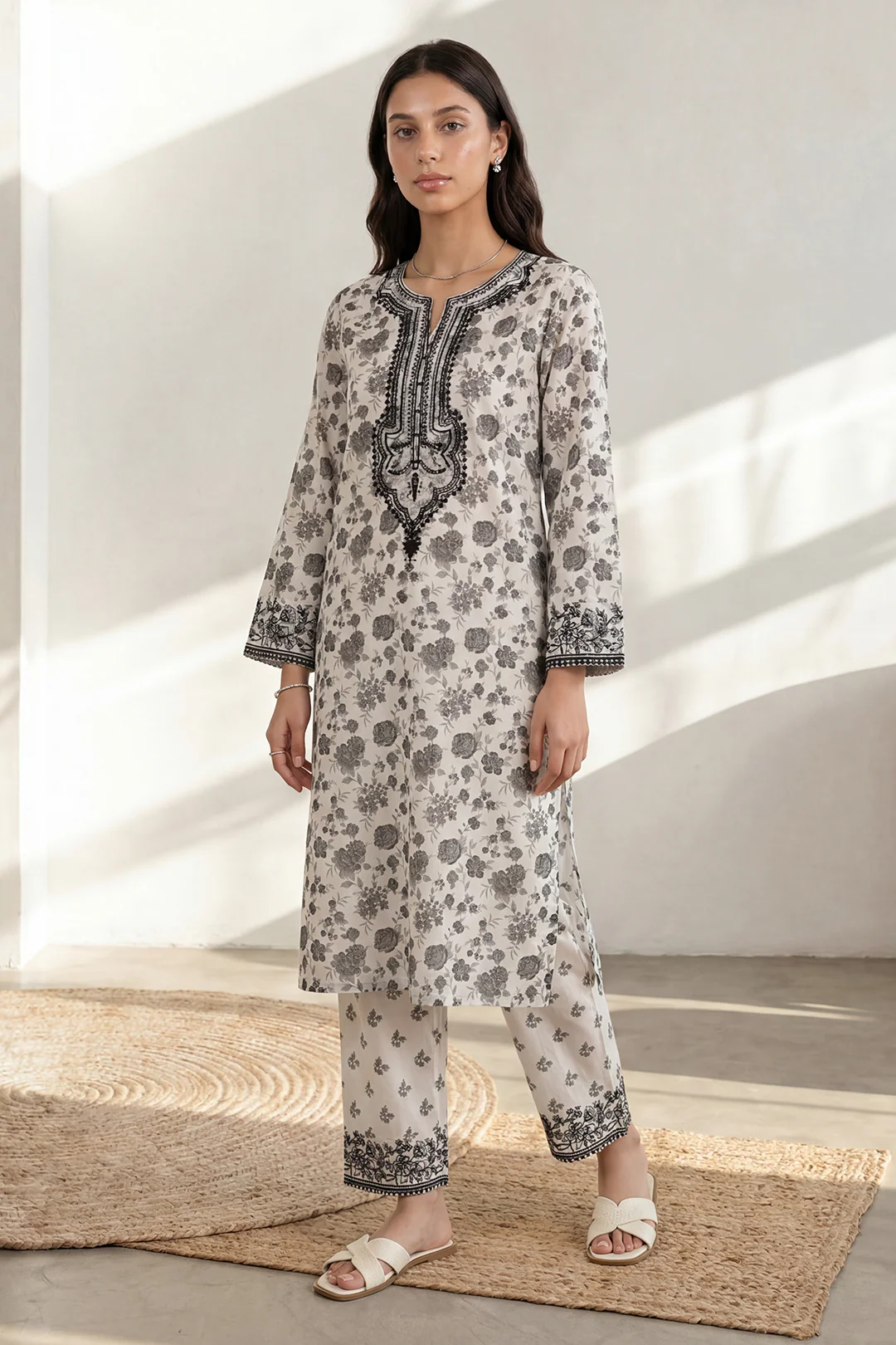 Embroidered Kurta Trouser - 2088 - Image 3