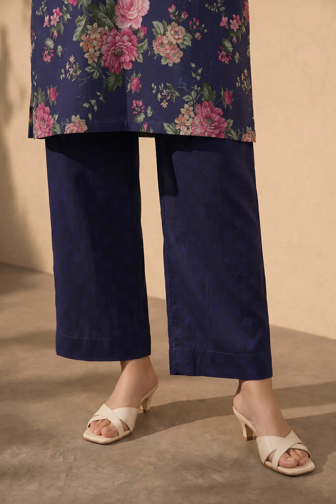 Embroidered Kurta Trouser - 2377 - Image 4