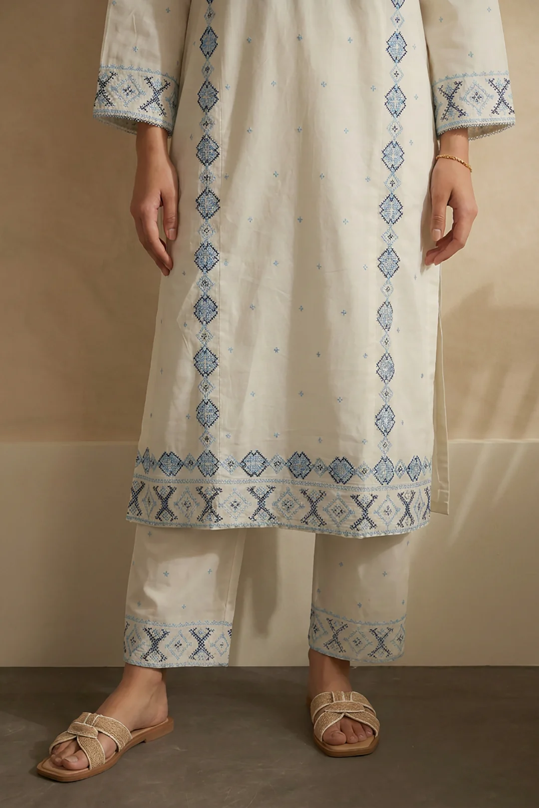 Embroidered Kurta Trouser - 3208 - Image 3