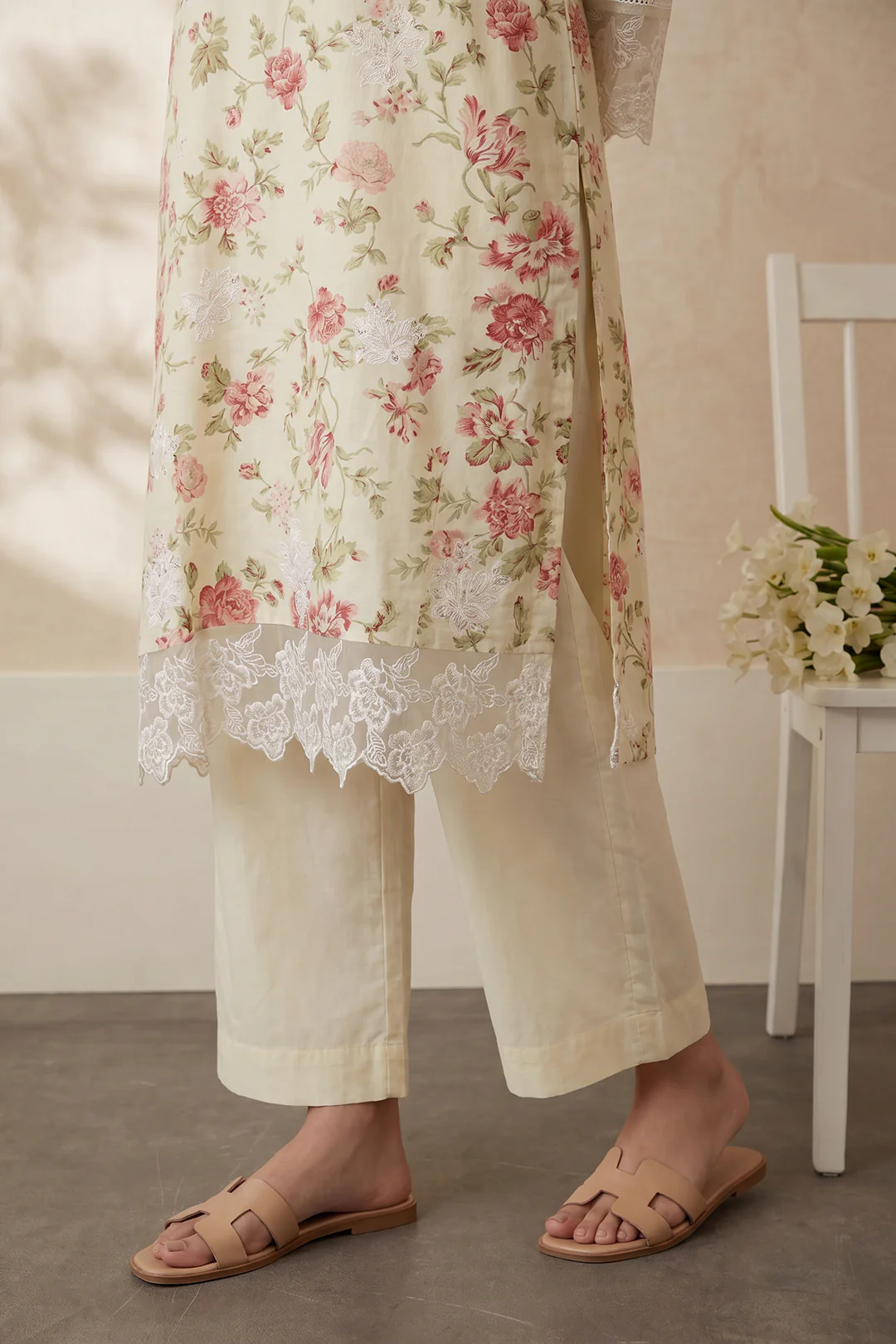 Embroidered Kurta Trouser - 3233 - Image 4