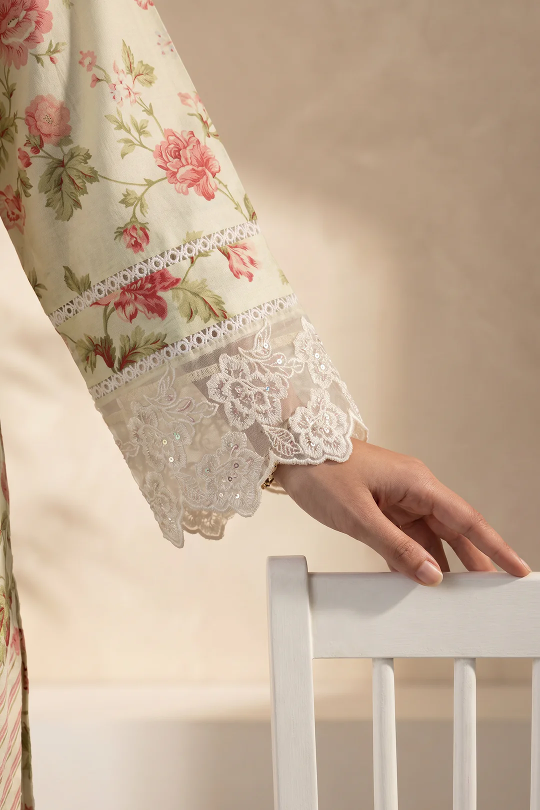 Embroidered Kurta Trouser - 3233 - Image 5