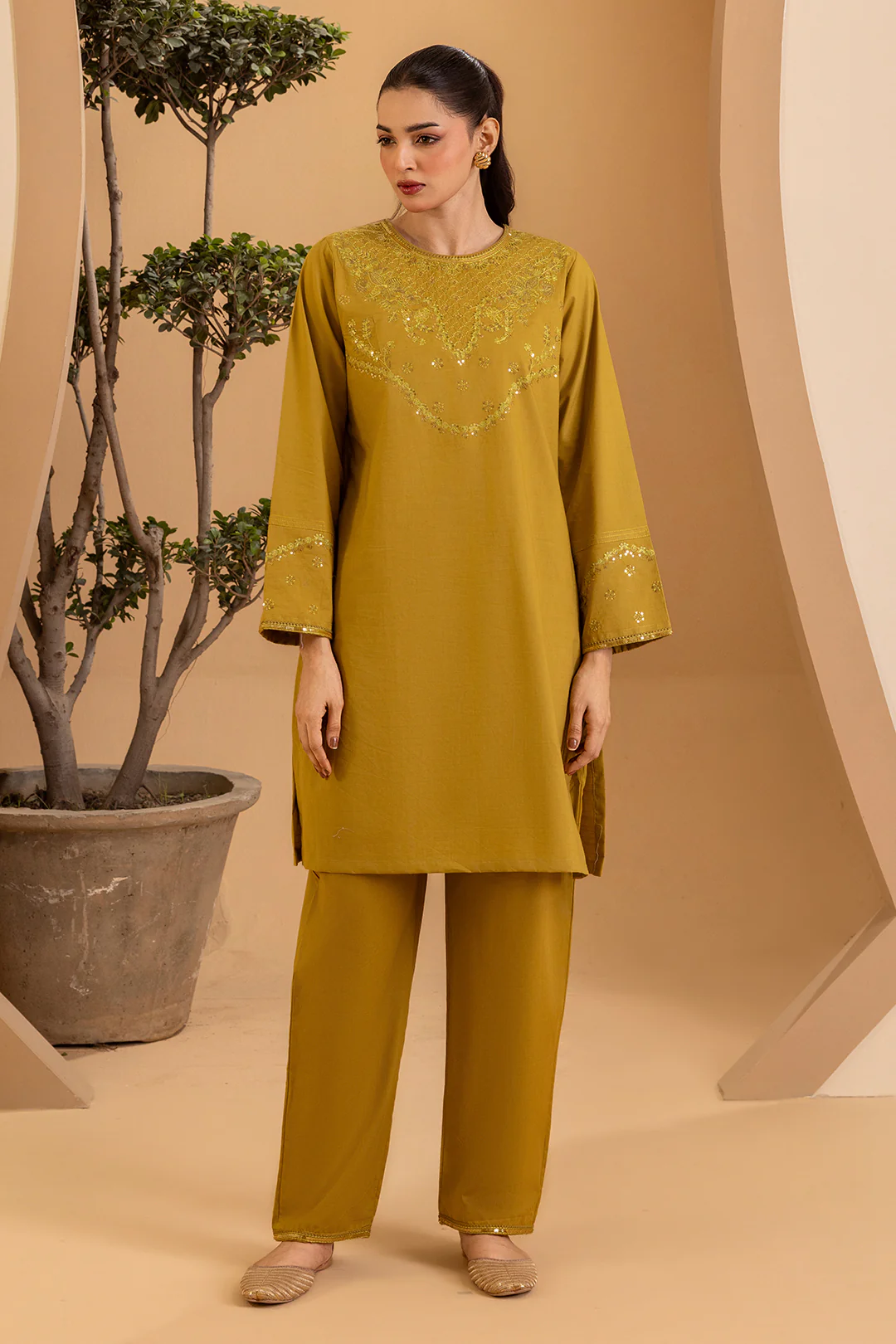 Embroidered Kurta Trouser - 2941 - Image 3