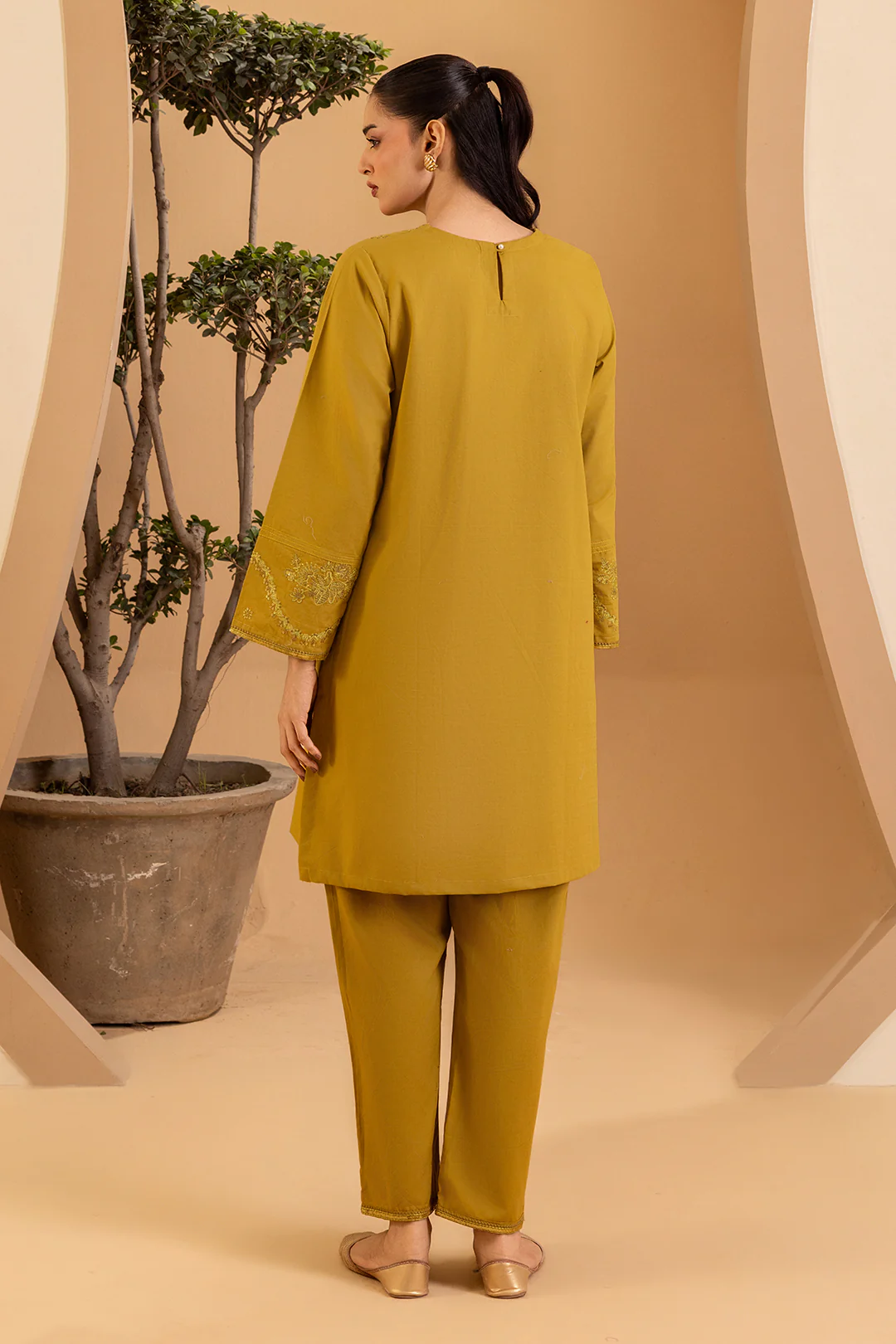 Embroidered Kurta Trouser - 2941 - Image 7