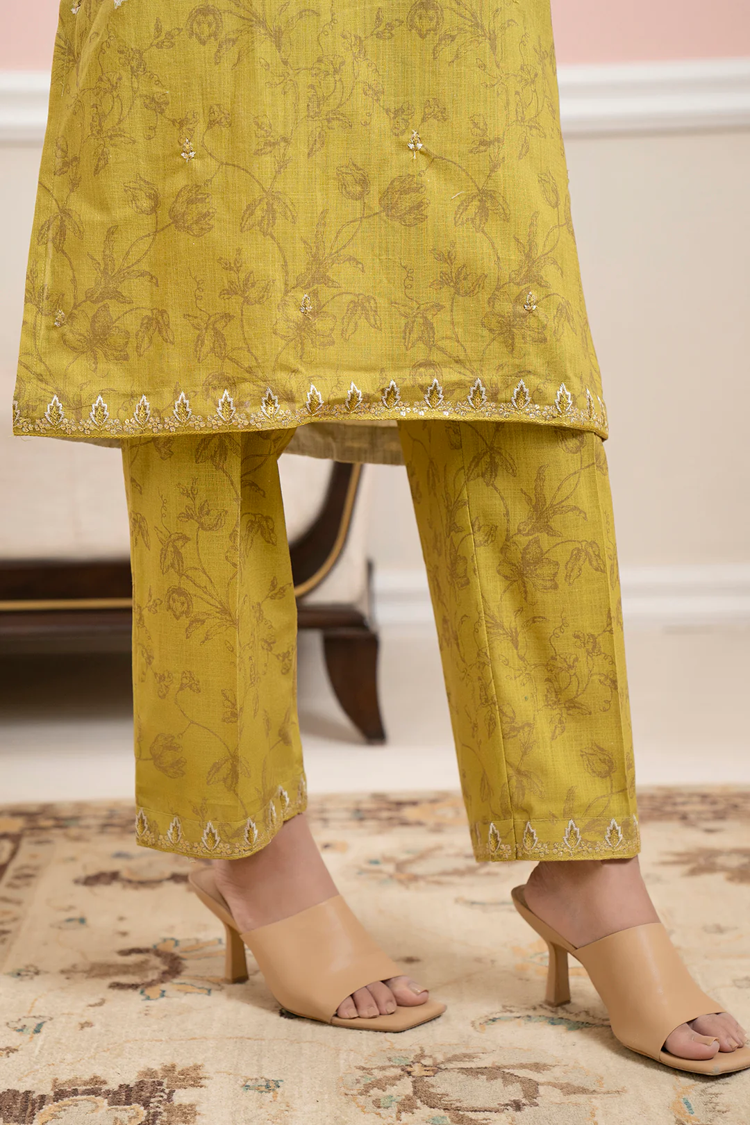 Embroidered Kurta Trouser - 3171 - Image 6