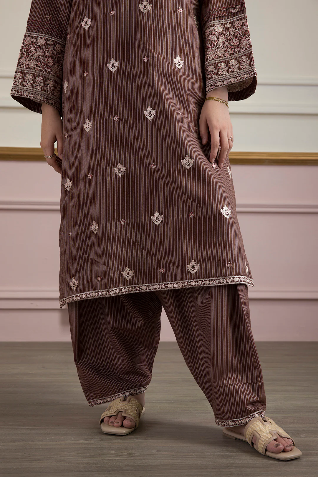 Embroidered Kurta Trouser - 3362 - Image 10