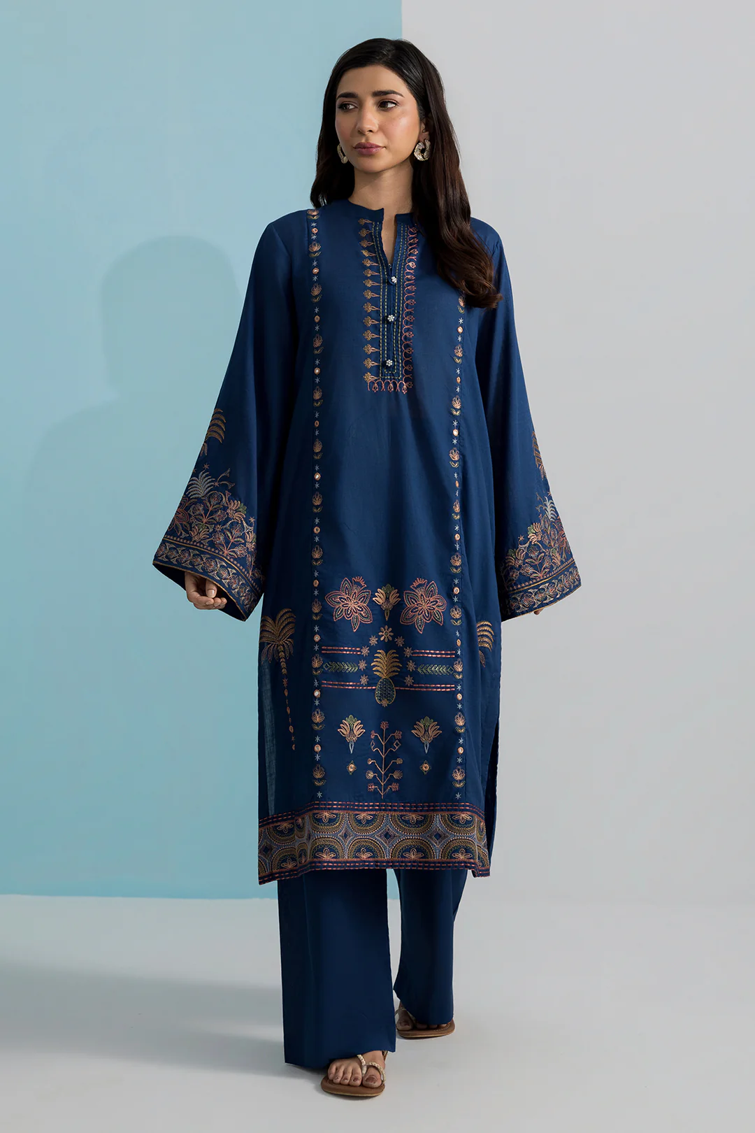 Embroidered Kurta Trouser - 2538 - Image 4