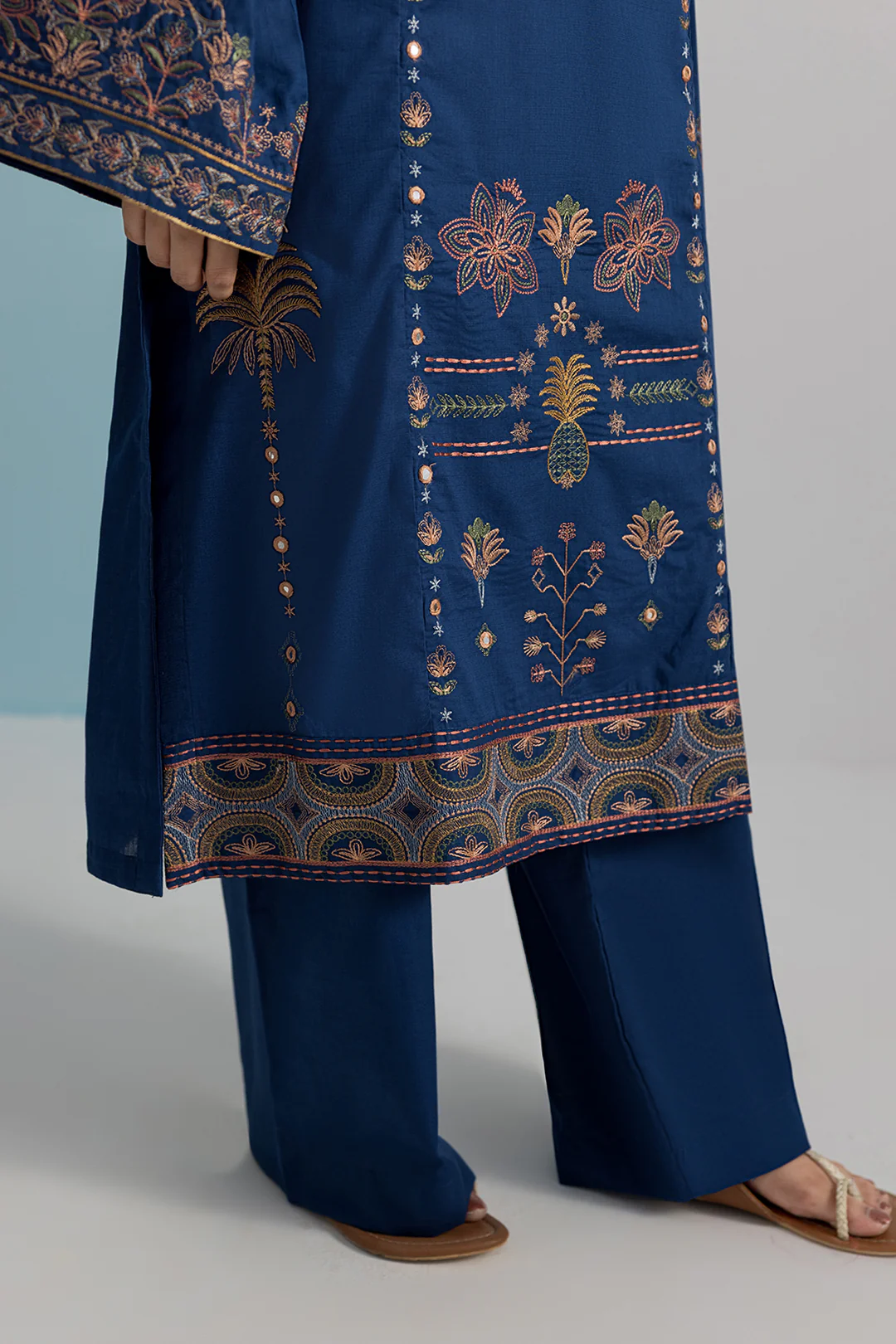 Embroidered Kurta Trouser - 2538 - Image 7