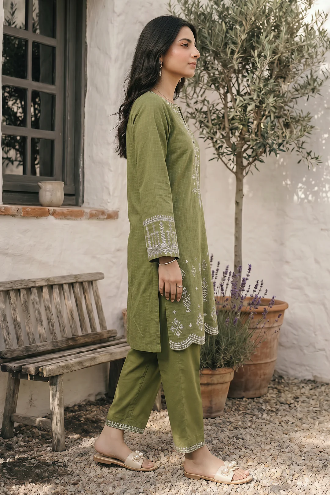 Embroidered Kurta Trouser - 2543 - Image 4