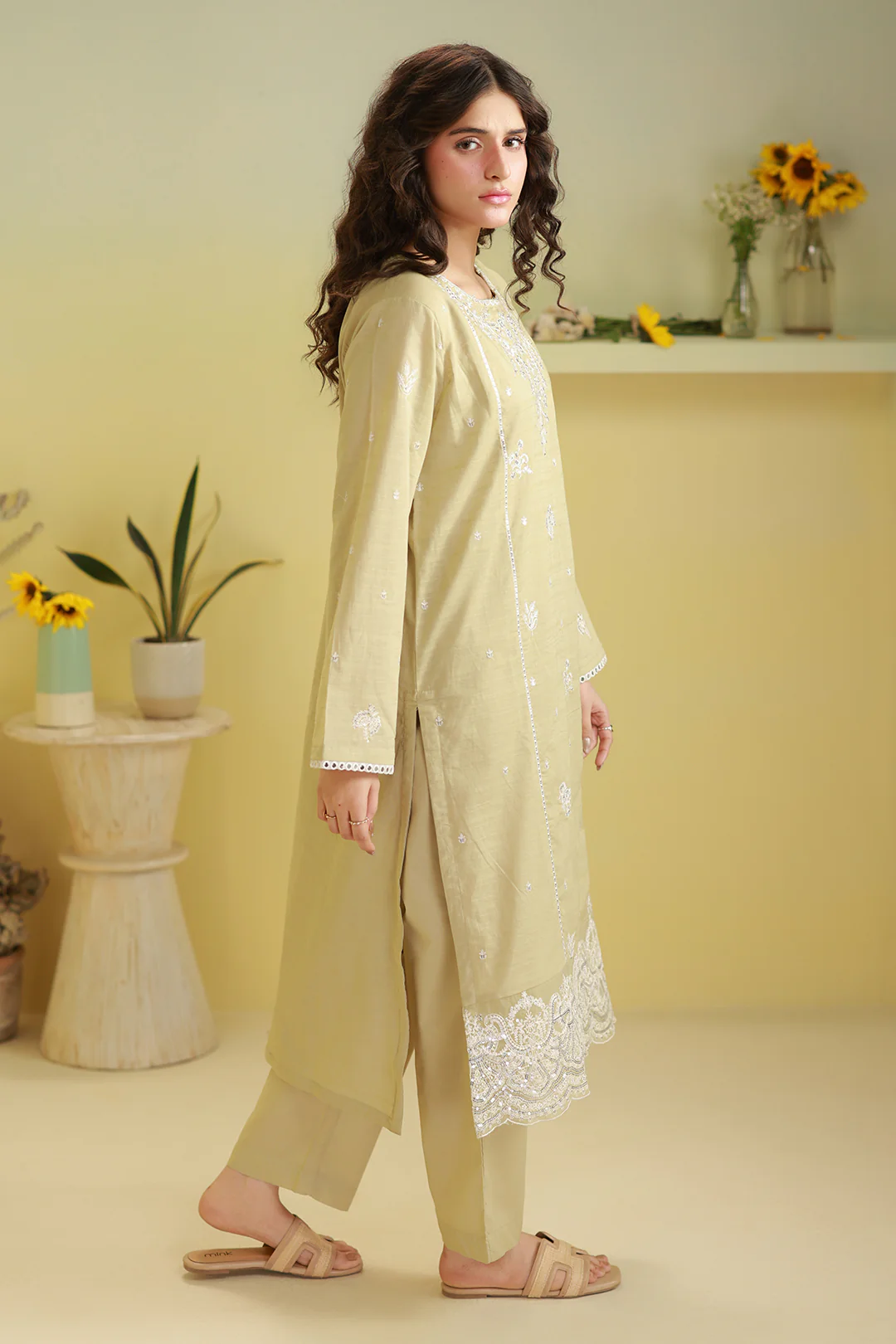 Embroidered Kurta Trouser - 2576 - Image 3