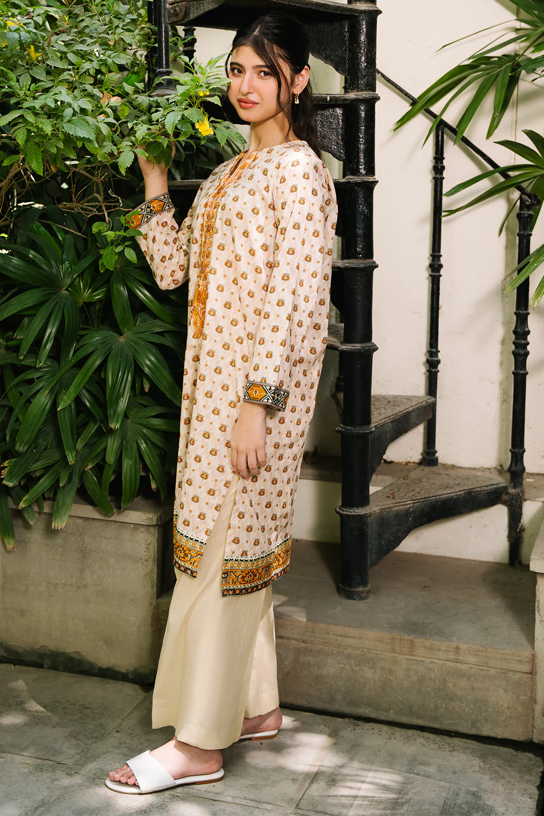 Embroidered Kurta - 2896 - Image 3