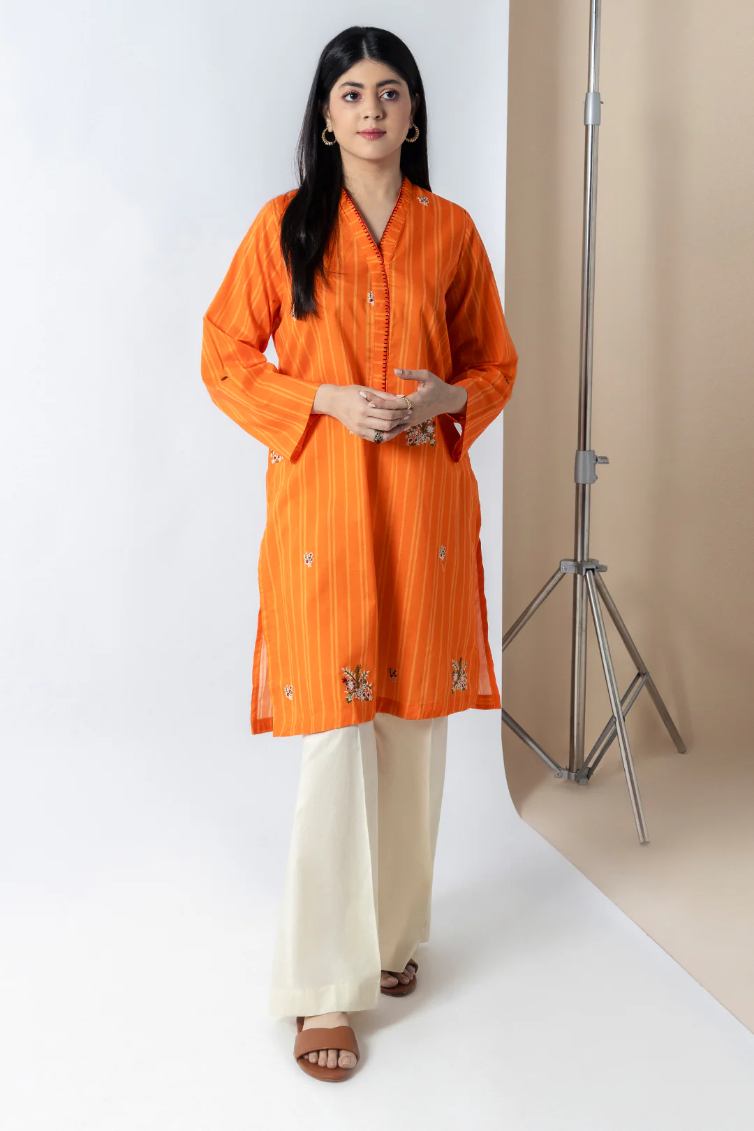 Embroidered Kurta - 1666 - Image 3