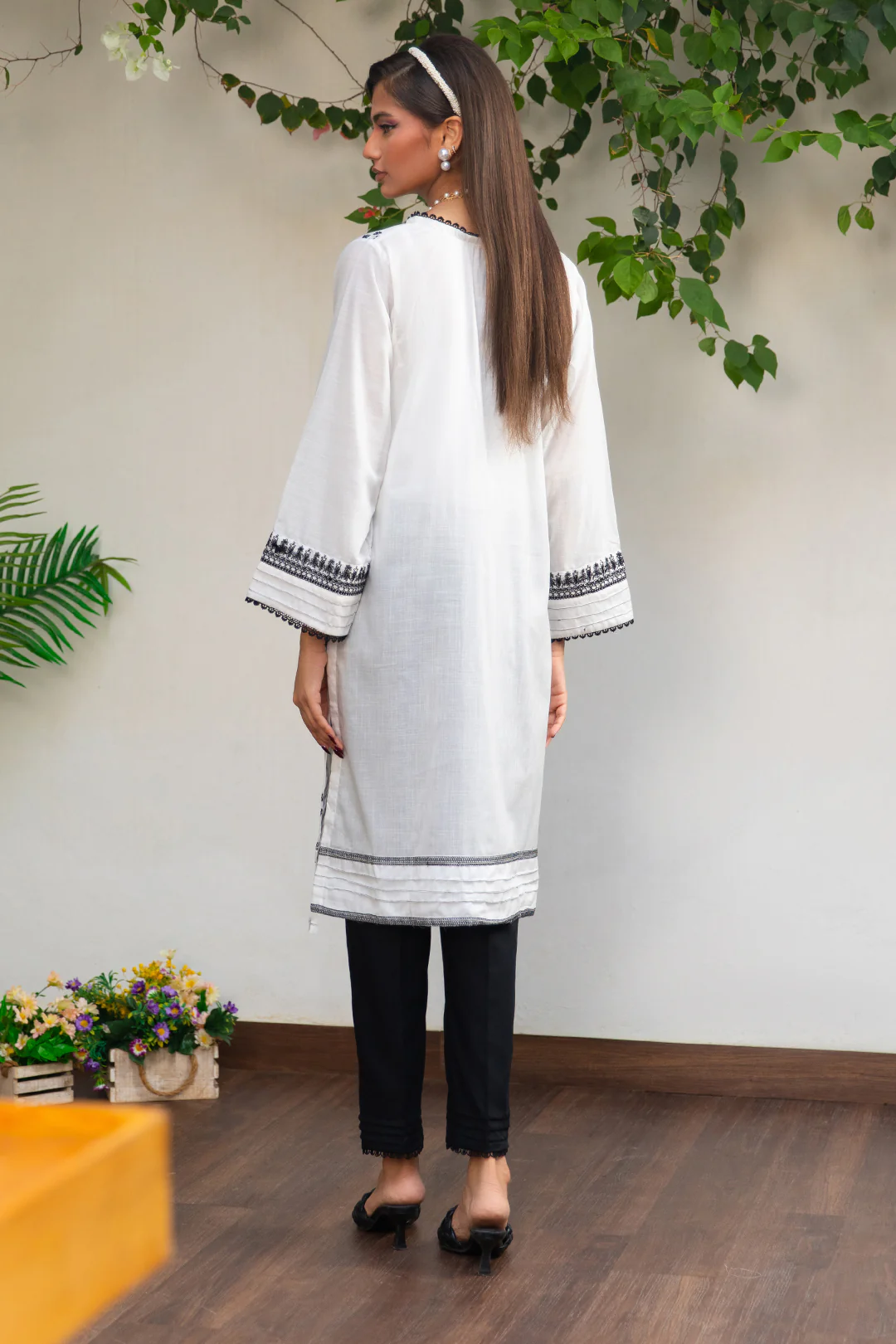 Embroidered Kurta - 1677 - Image 6