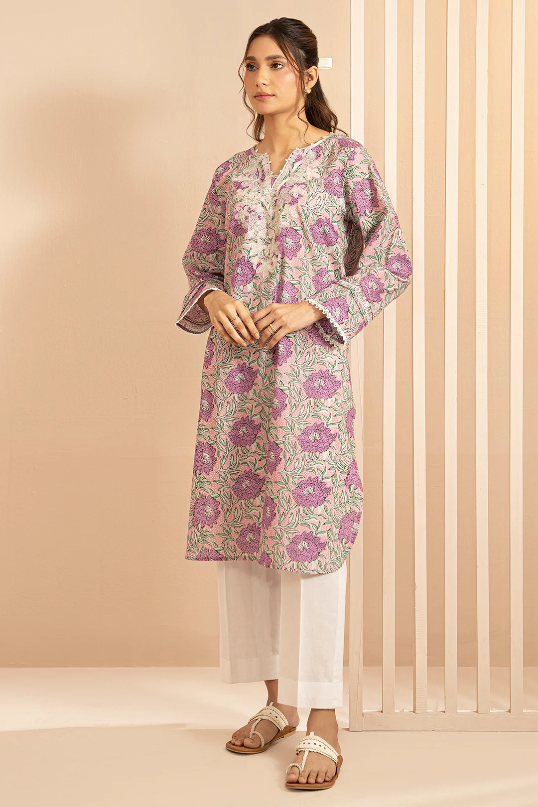 Embroidered Kurta - 1647 - Image 4