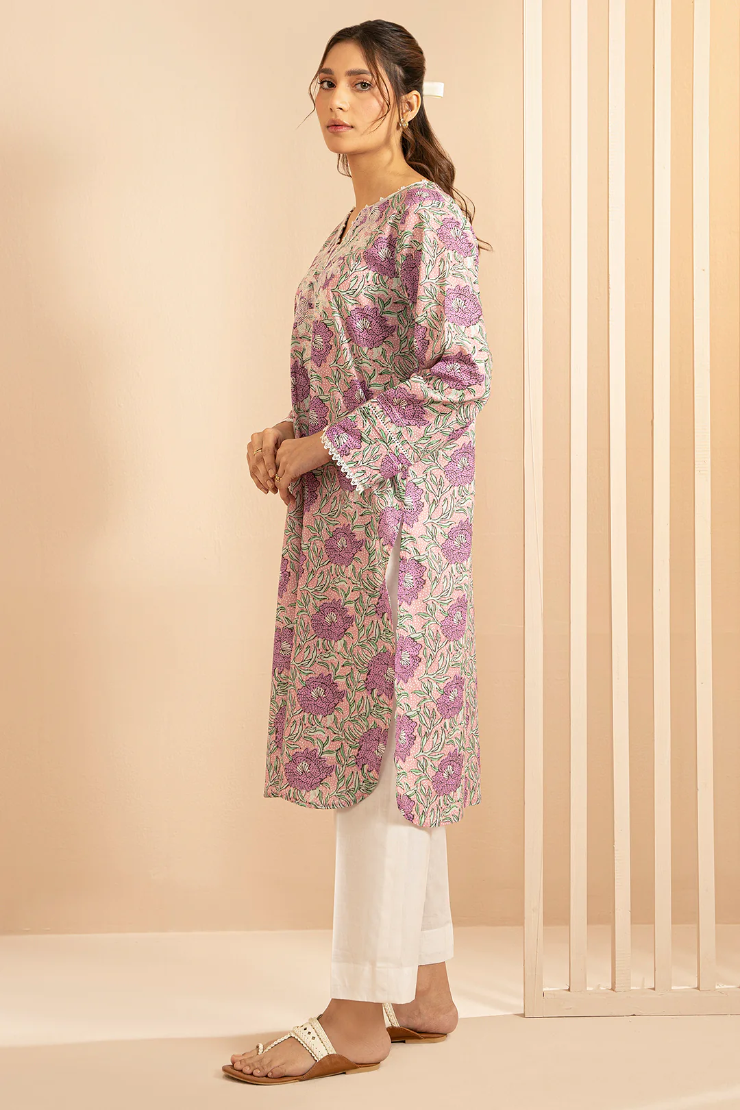 Embroidered Kurta - 1647 - Image 7