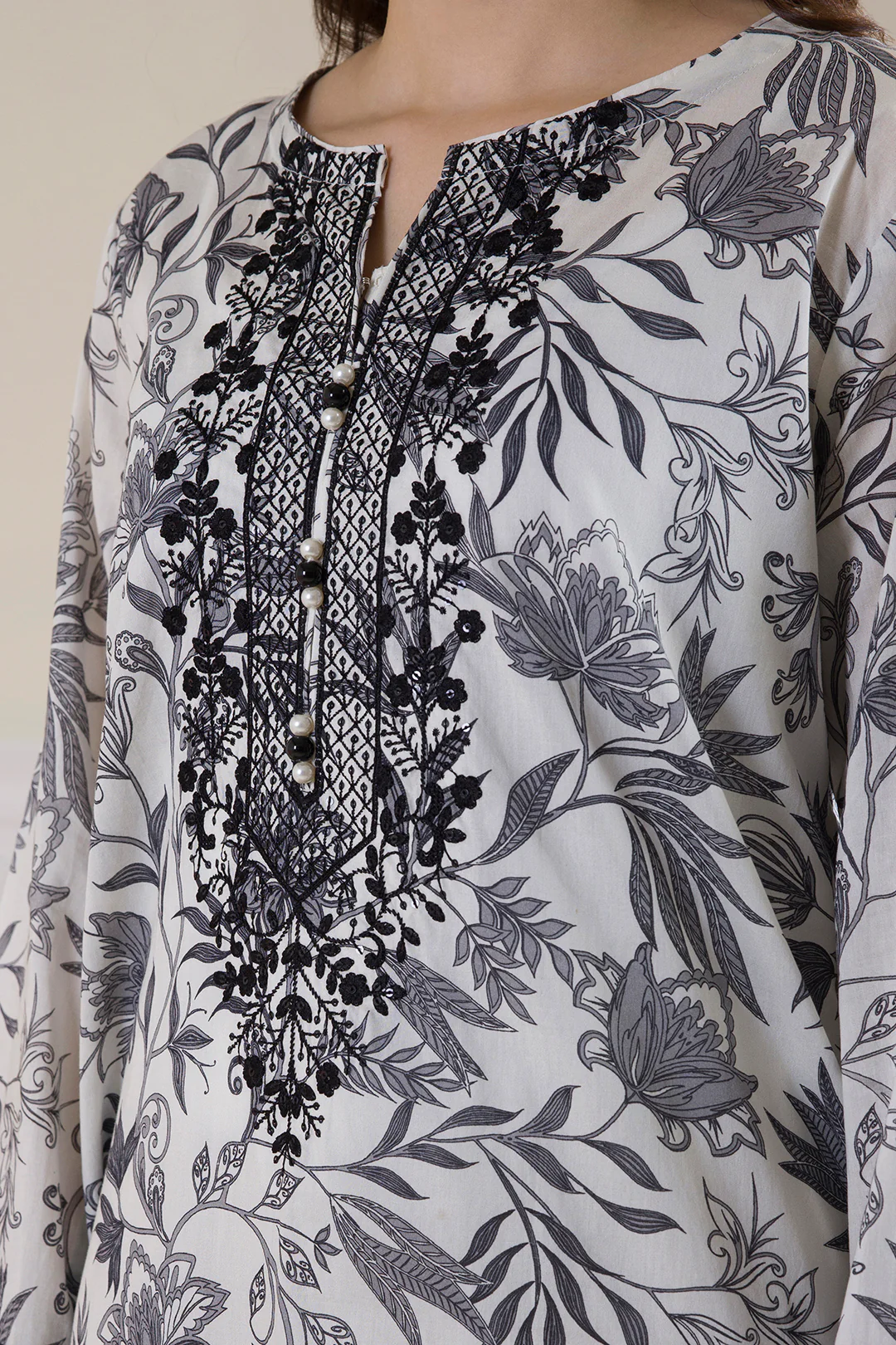 Embroidered Kurta - 2074 - Image 7