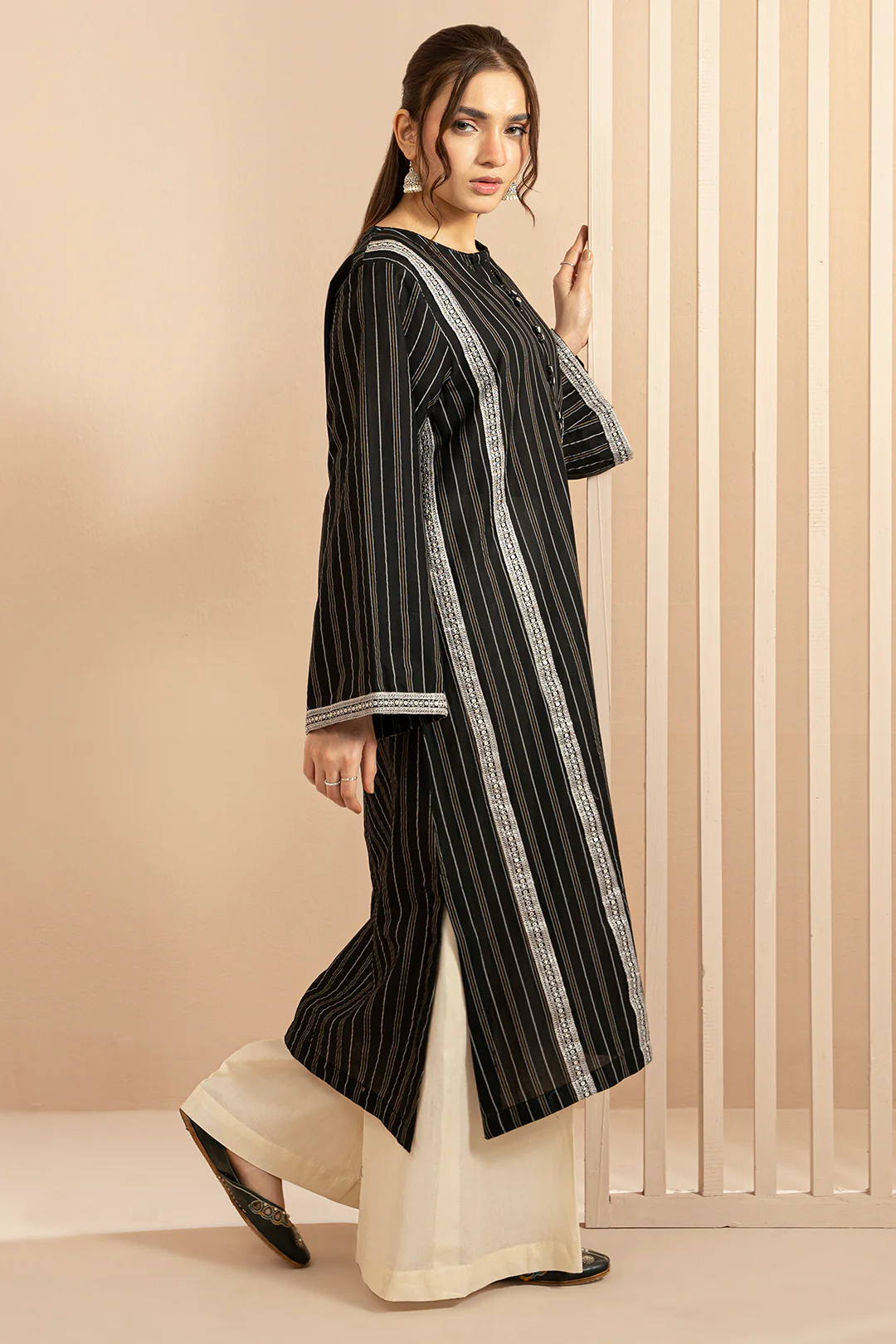 Embroidered Kurta - 2519 - Image 6