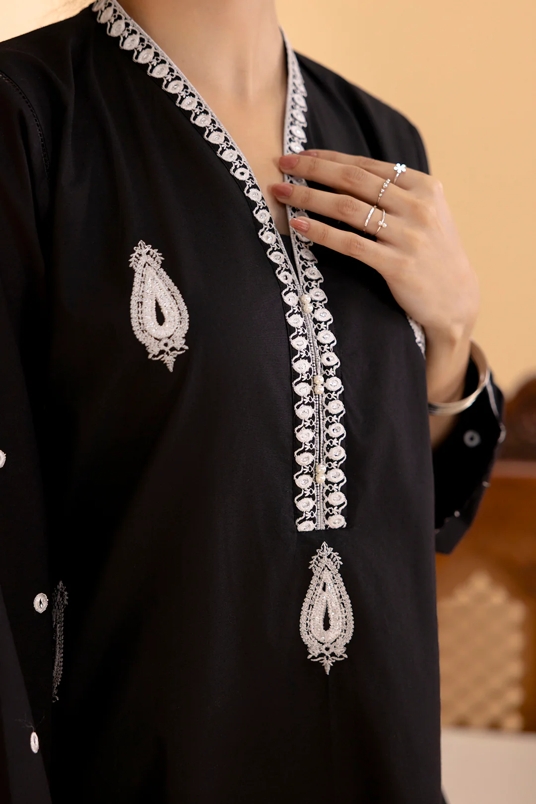 Embroidered Kurta - 2549 - Image 5