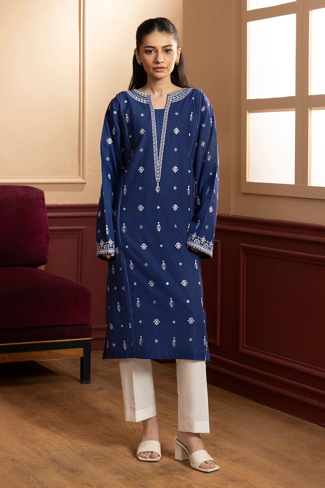Embroidered Kurta - 2619 - Image 2