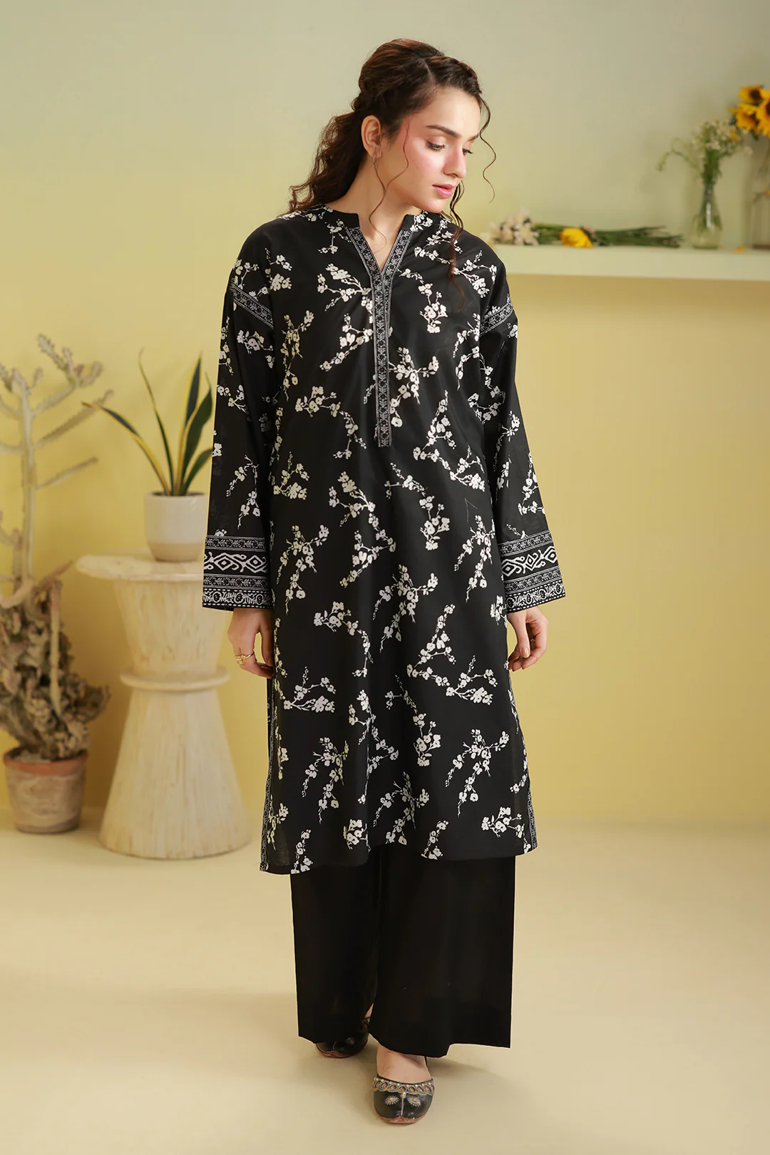 Kurta - 2002 - Image 2