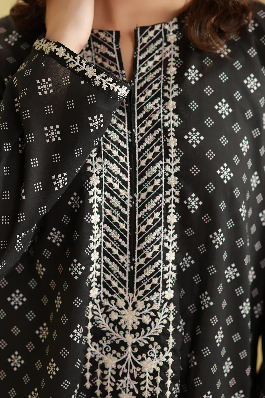 Embroidered Kurta - 2006 - Image 6