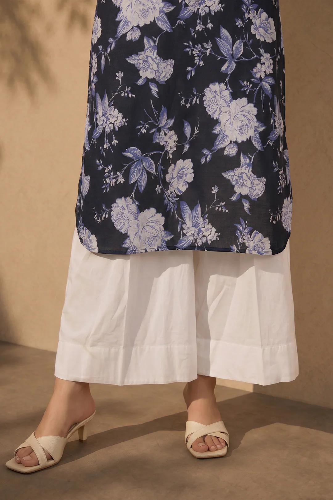 Embroidered Kurta - 2789 - Image 4