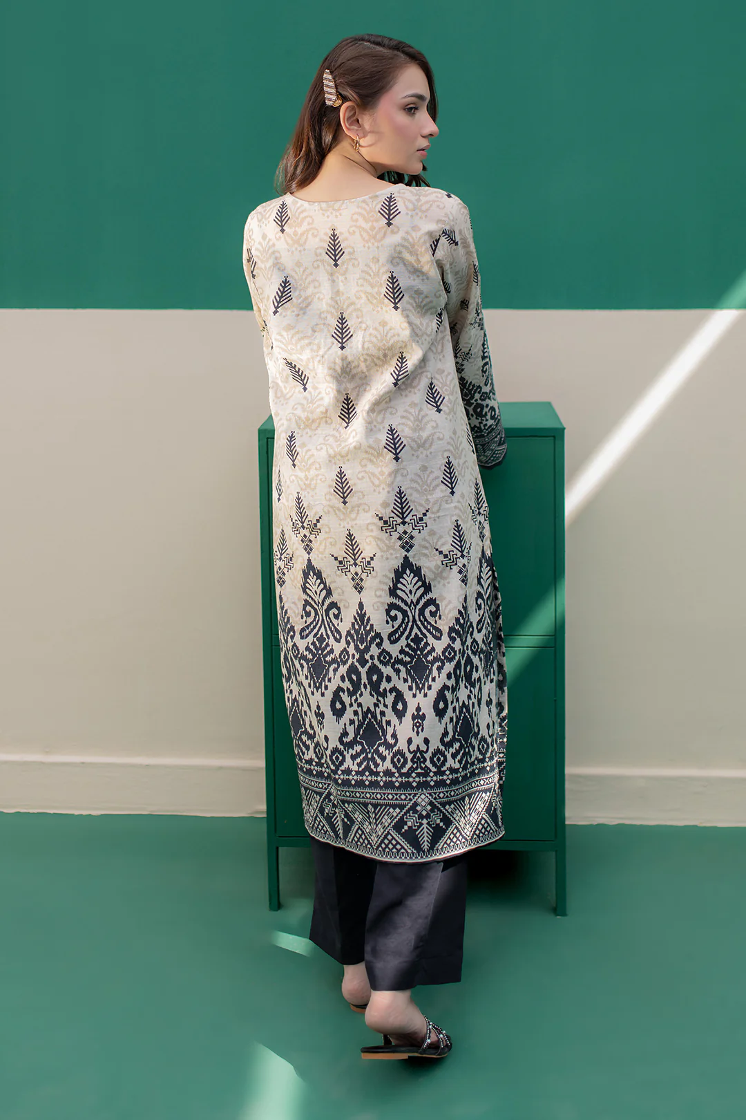Embroidered Kurta - 2968 - Image 5