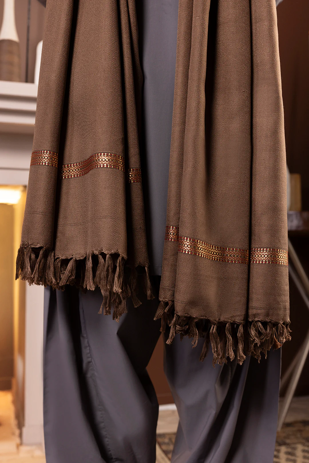 Men Shawl - 5004 - Image 7