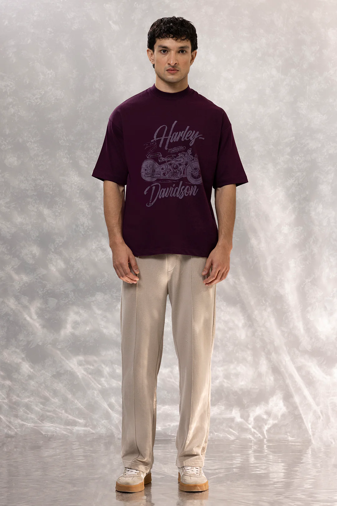 Oversized Graphic T-Shirt - D151 - Image 2