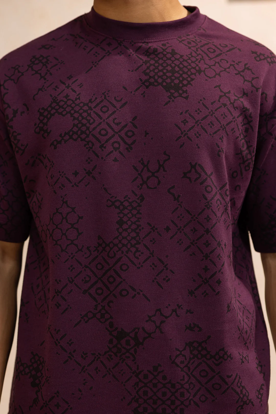 Oversized Graphic T-Shirt - D012 - Image 2
