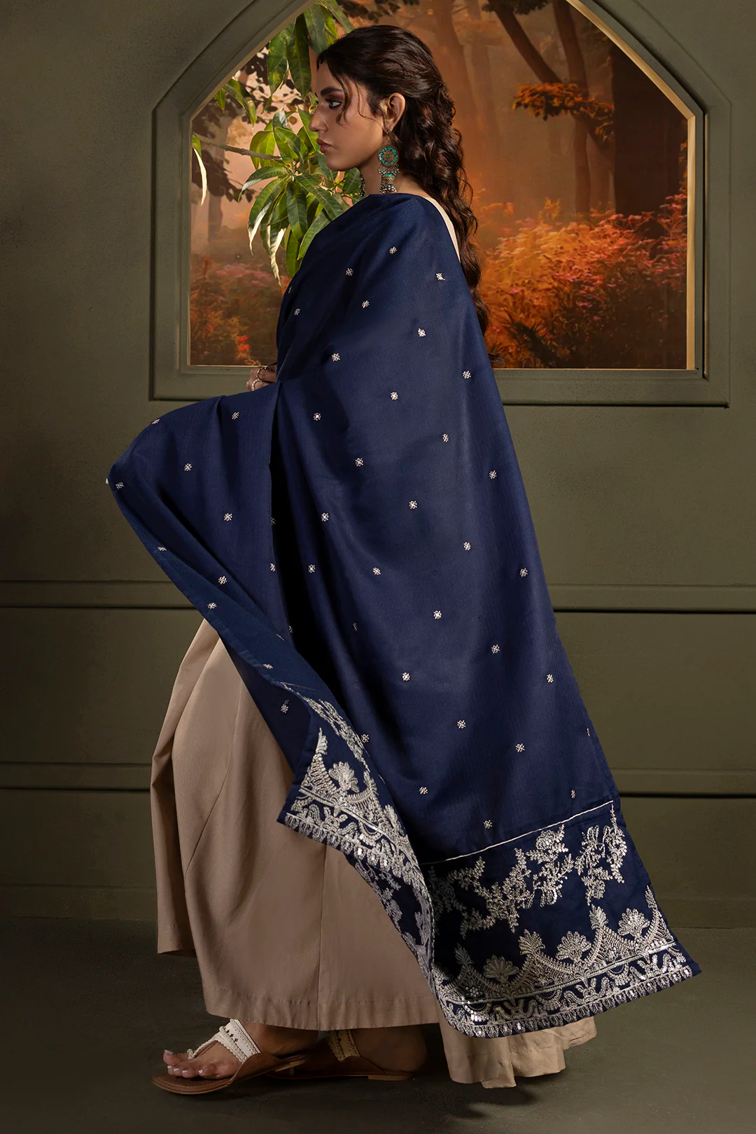 Embroidered Shawl - 0018 - Image 10