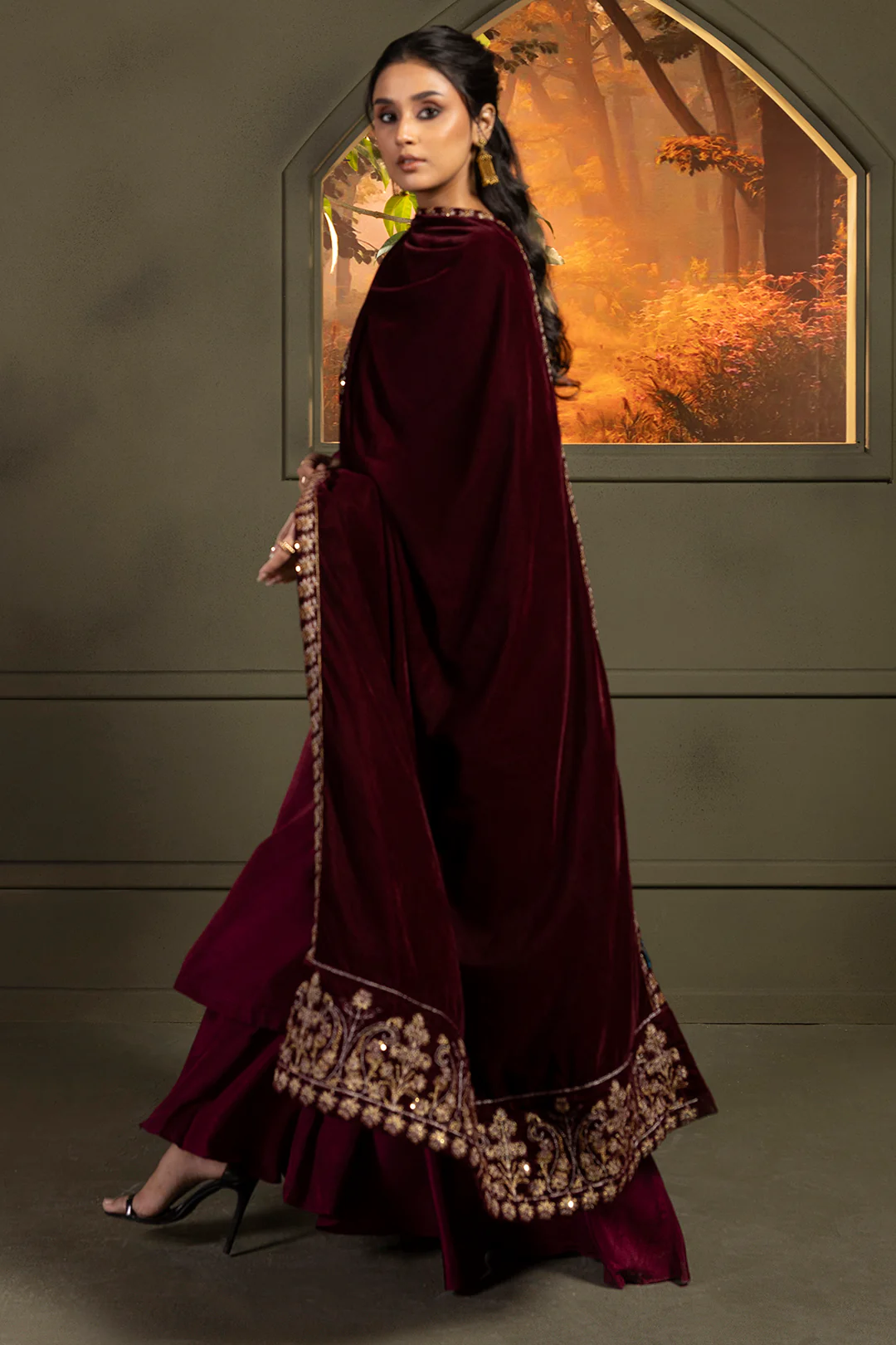 Zari Embroidered Shawl - 0028