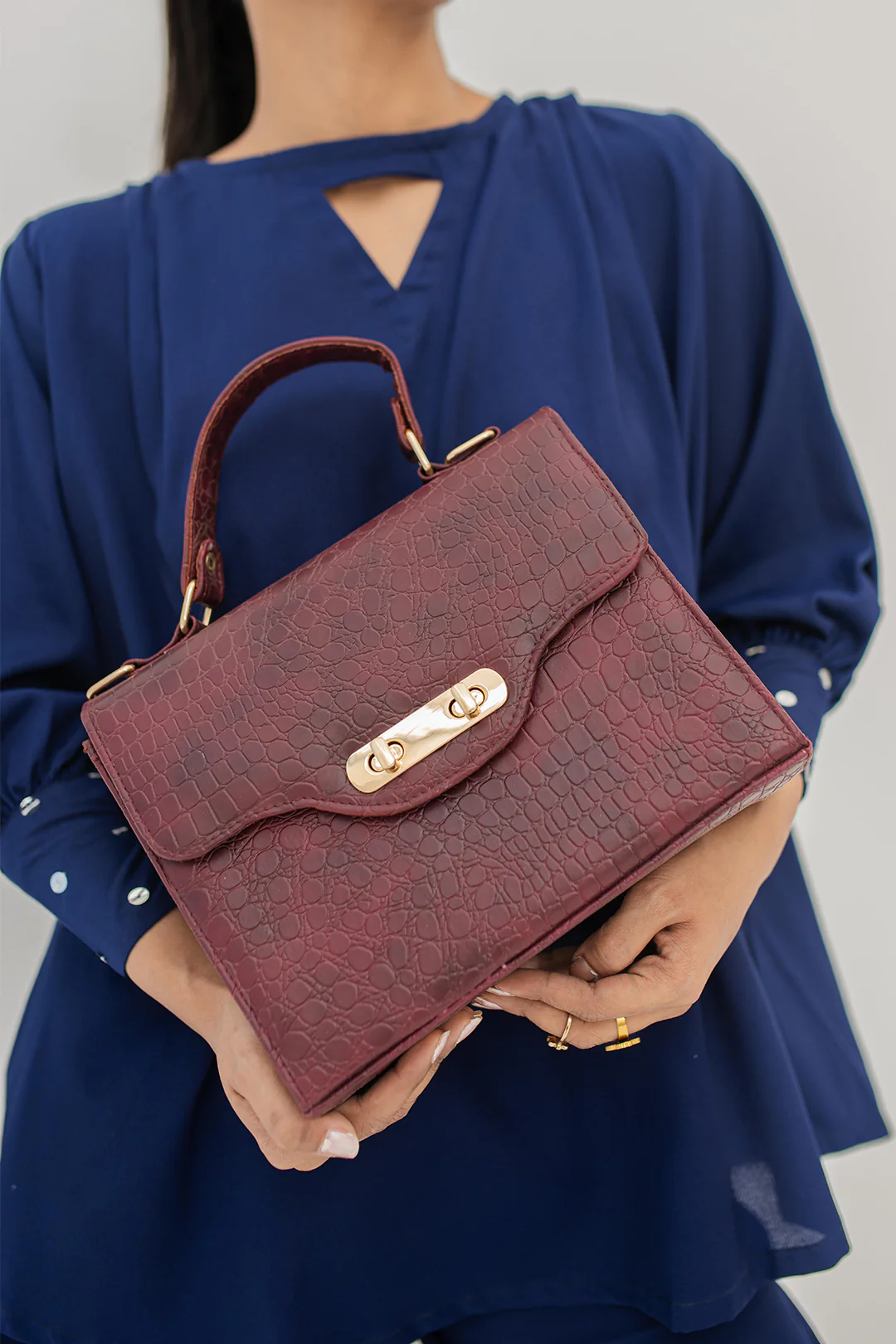 Shoulder Bags - E236 - Image 8