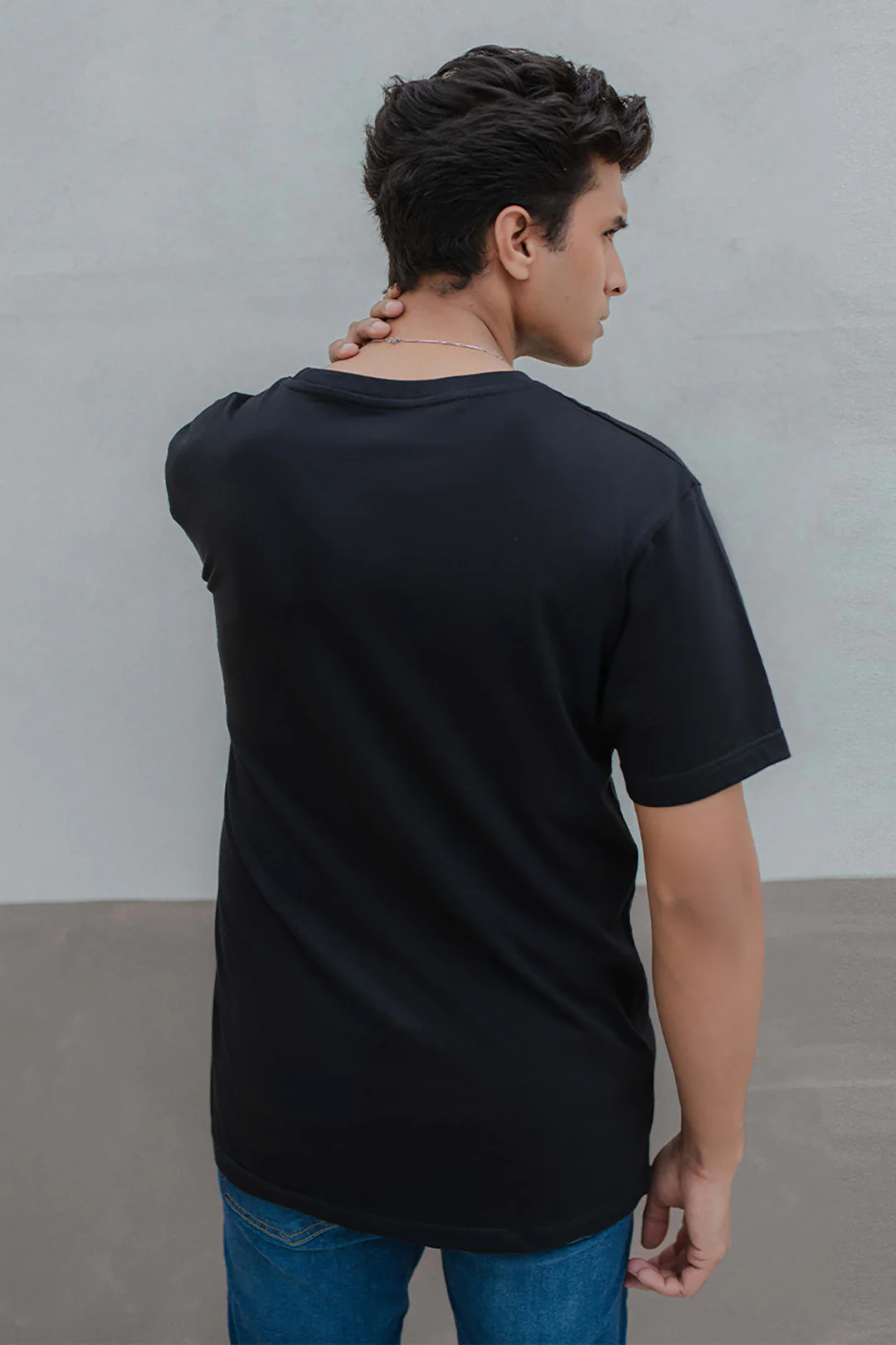 Graphic T-shirt - 0010 - Image 4
