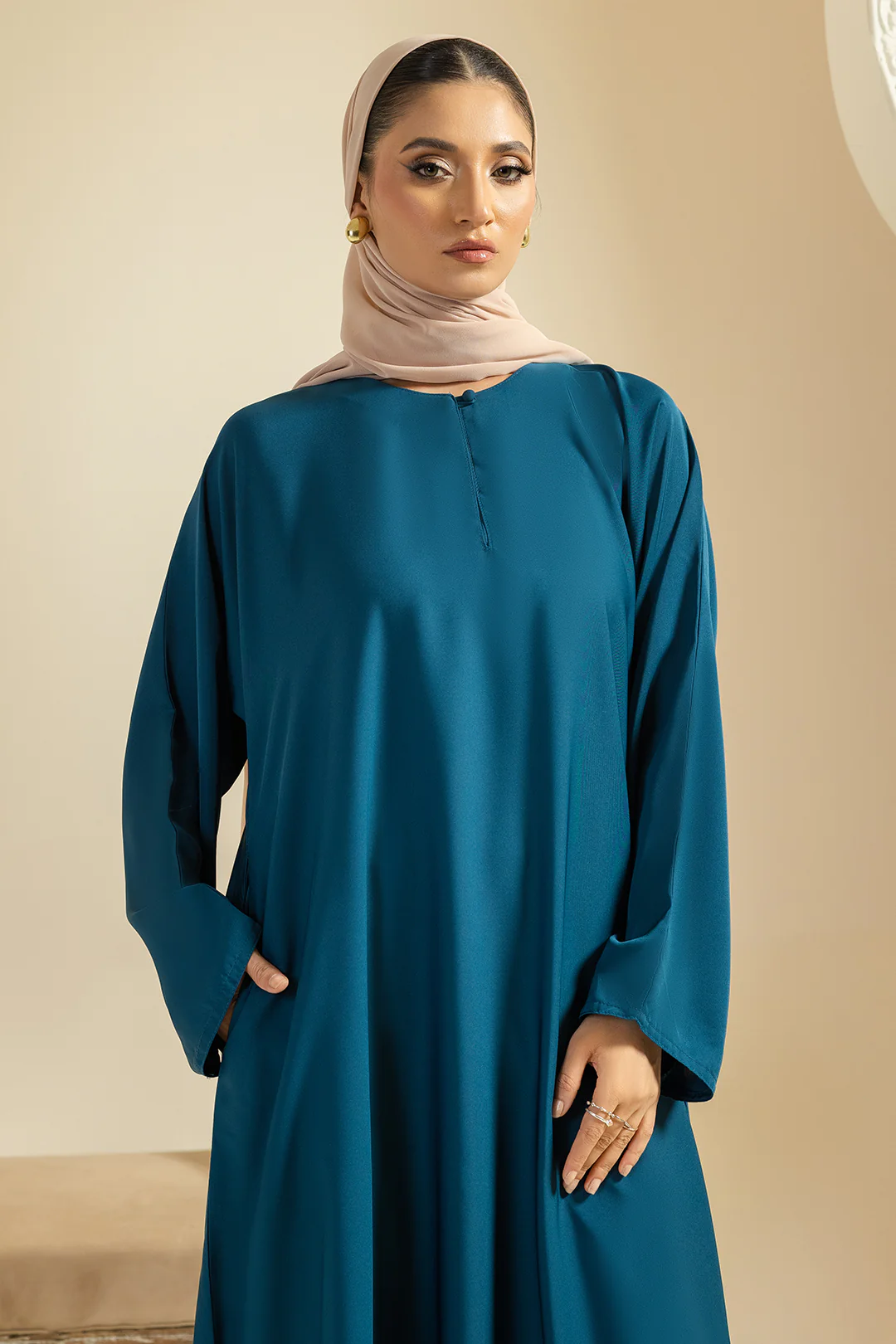 Single Button Plain Abaya with Pocket - 5013 - Image 4