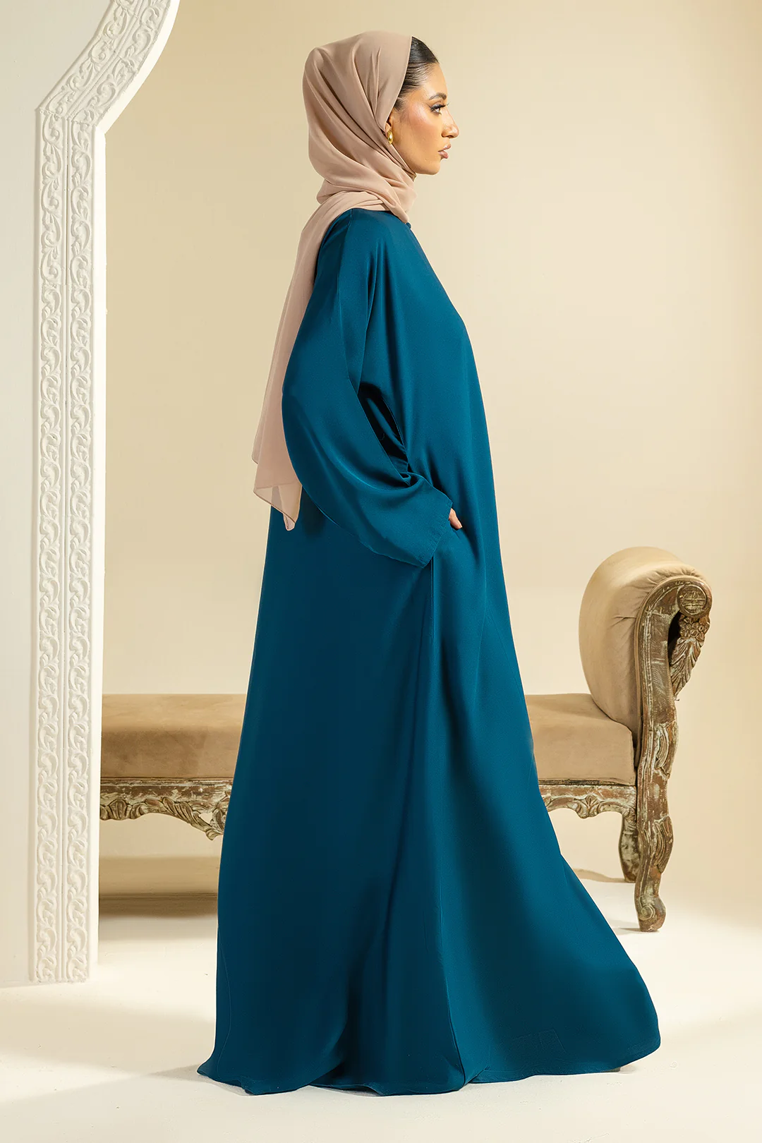 Single Button Plain Abaya with Pocket - 5013 - Image 6