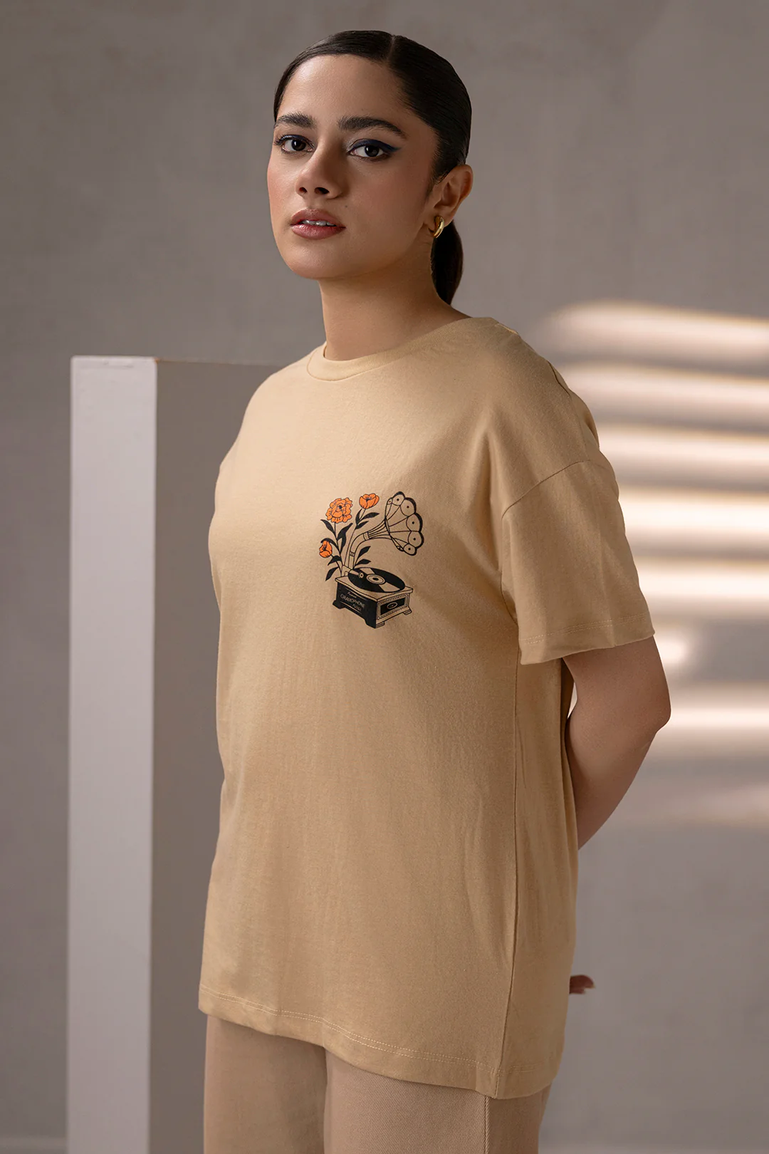 Graphic T-Shirt - 5049 - Image 4